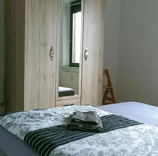 Gaeste- Und Glaeser דירה