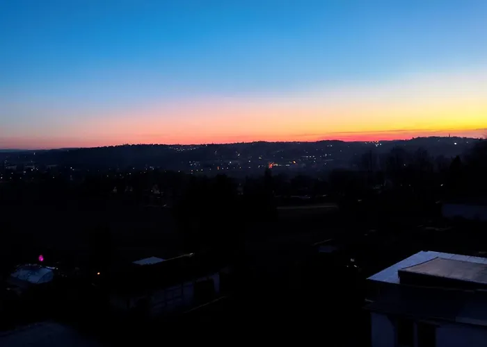 Gaeste- Und Glaeser *